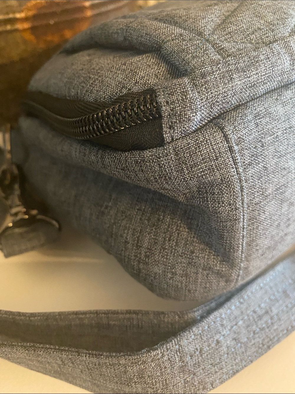 BNWNT Lug Scoop Small in quilted Gray Pouch with dark gray Hardware - Picture 5 of 12
